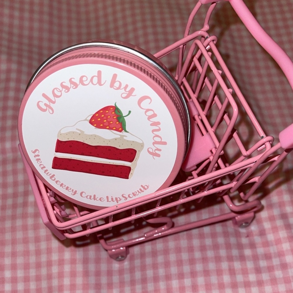 Strawberry Cake 🍰 flavored Lip Scrub